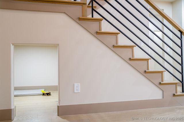 4929 S Columbia Avenue, Tulsa, OK 74105