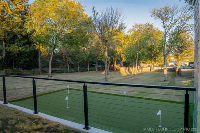 4929 S Columbia Avenue, Tulsa, OK 74105