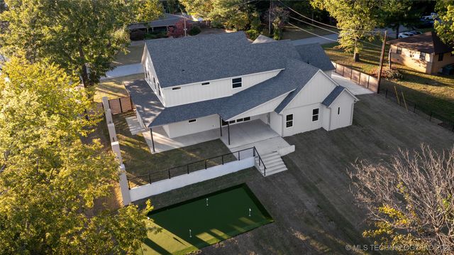 4929 S Columbia Avenue, Tulsa, OK 74105