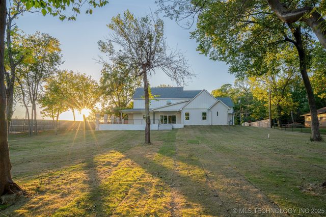 4929 S Columbia Avenue, Tulsa, OK 74105