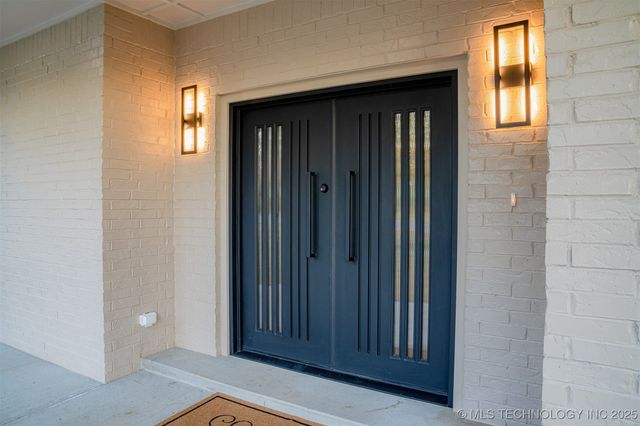 4929 S Columbia Avenue, Tulsa, OK 74105