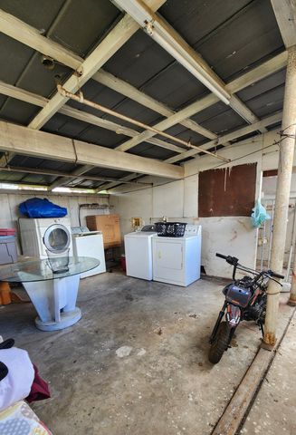 333 N L Street, Dinuba, CA 93618