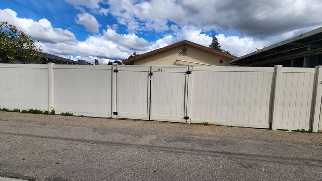 333 N L Street, Dinuba, CA 93618
