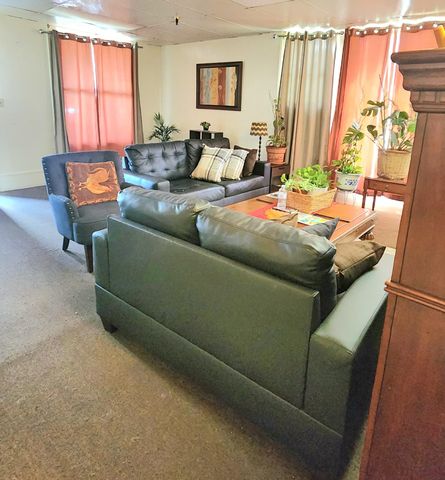 333 N L Street, Dinuba, CA 93618