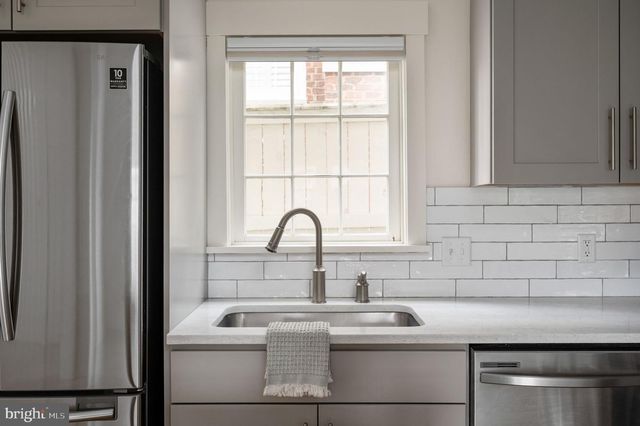 202 FREDERICK ST, Fredericksburg, VA 22401