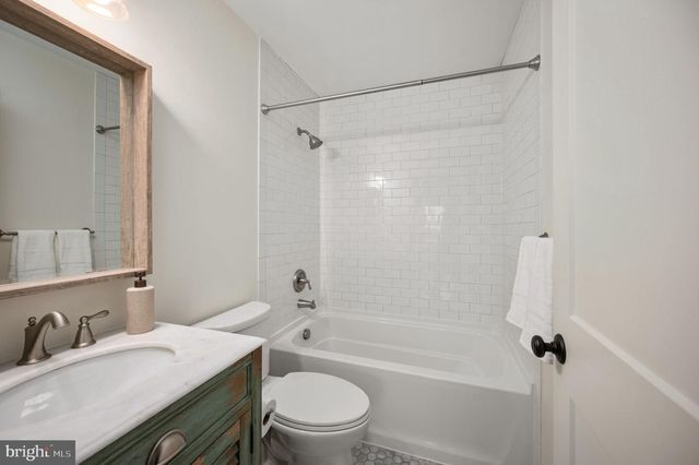 202 FREDERICK ST, Fredericksburg, VA 22401