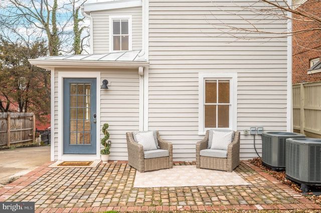 202 FREDERICK ST, Fredericksburg, VA 22401