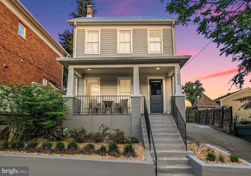 202 FREDERICK ST, Fredericksburg, VA 22401