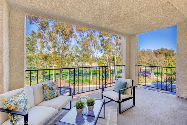 5499 Paseo Del Lago W 2D, Laguna Woods, CA 92637