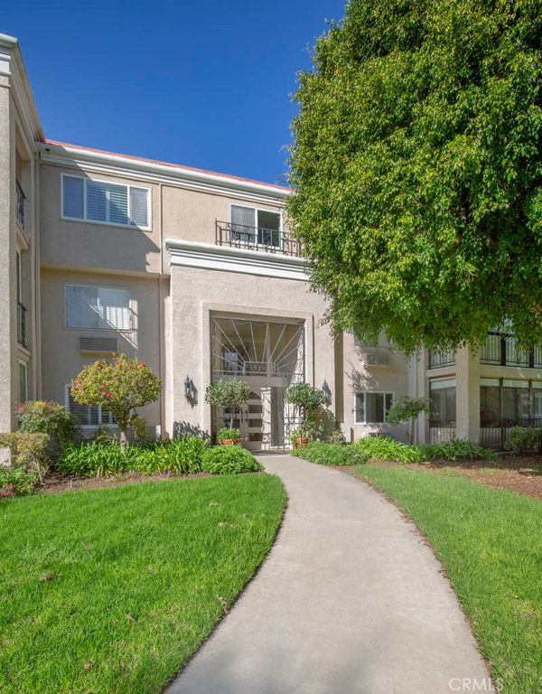 5499 Paseo Del Lago W 2D, Laguna Woods, CA 92637 — photo 3