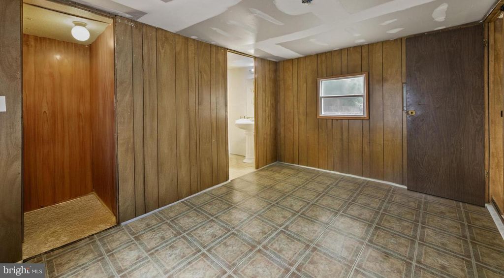 8030 KEETON RD, Elkridge, MD 21075