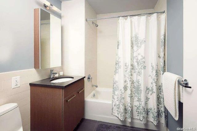 1215 Broadway 424, Astoria, NY 11106