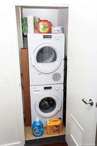 1215 Broadway 424, Astoria, NY 11106