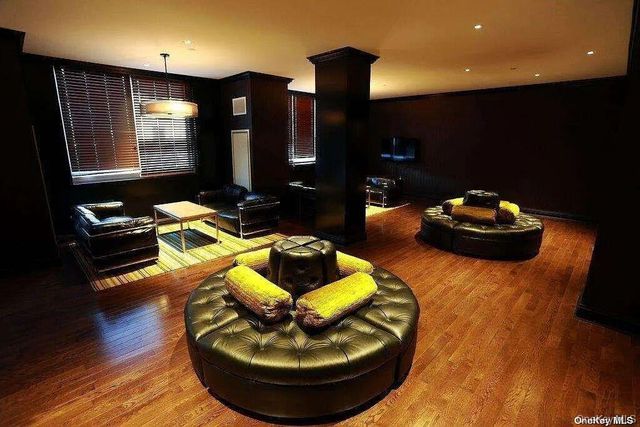 1215 Broadway 424, Astoria, NY 11106