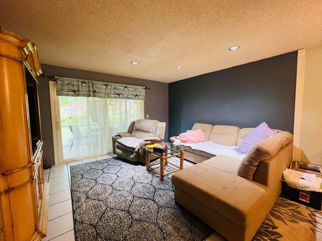 146 Amherst Lane, Greenacres, FL 33467