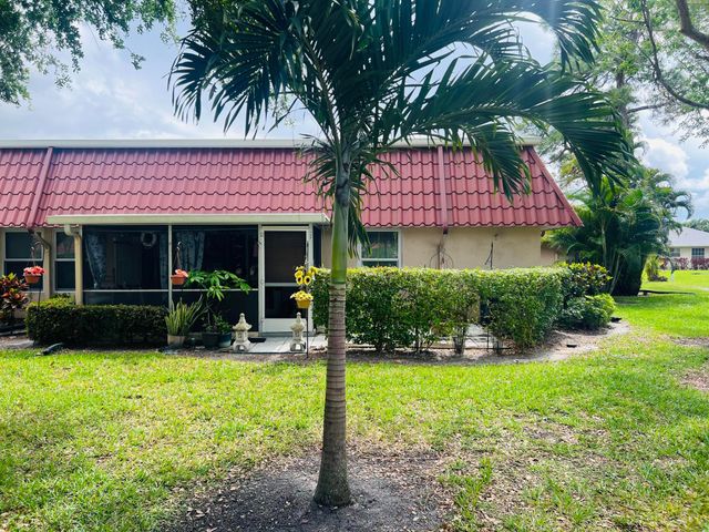 146 Amherst Lane, Greenacres, FL 33467
