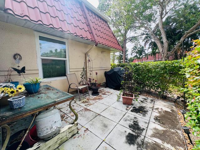 146 Amherst Lane, Greenacres, FL 33467