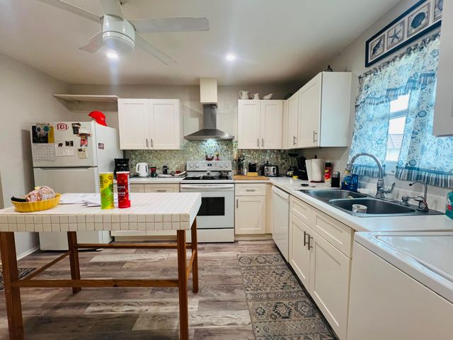 146 Amherst Lane, Greenacres, FL 33467