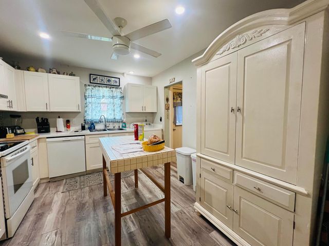 146 Amherst Lane, Greenacres, FL 33467
