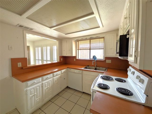 3302 Townbluff Place, Plano, TX 75023