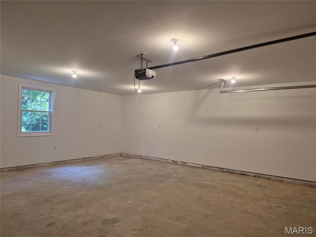 125 Anna Avenue, Godfrey, IL 62035