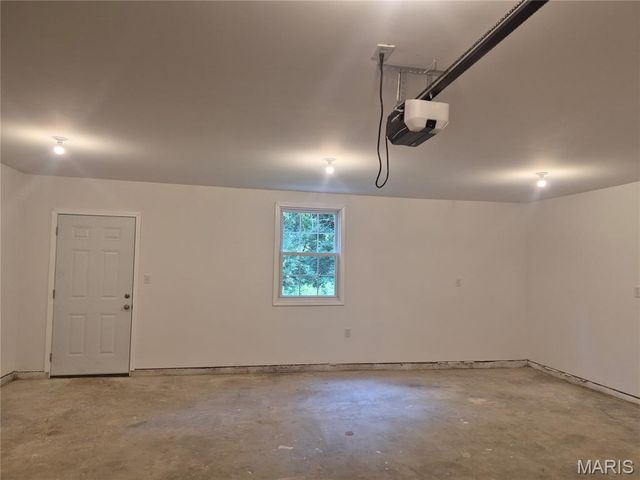 125 Anna Avenue, Godfrey, IL 62035