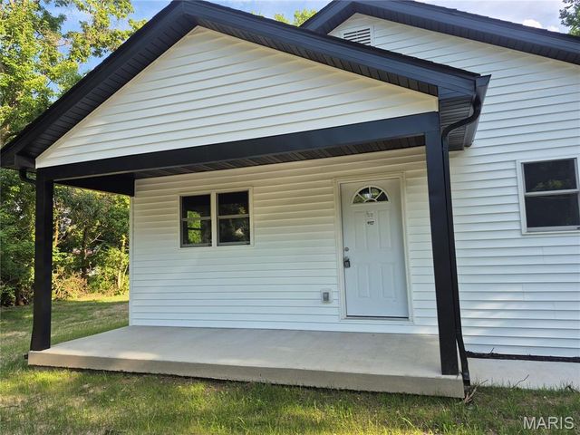 125 Anna Avenue, Godfrey, IL 62035
