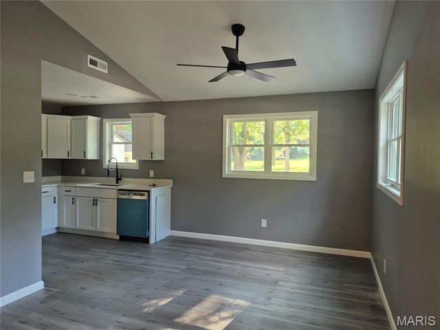 125 Anna Avenue, Godfrey, IL 62035