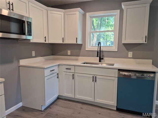 125 Anna Avenue, Godfrey, IL 62035