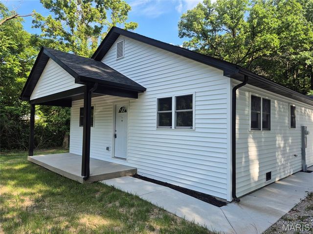 125 Anna Avenue, Godfrey, IL 62035