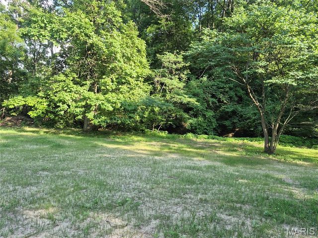125 Anna Avenue, Godfrey, IL 62035