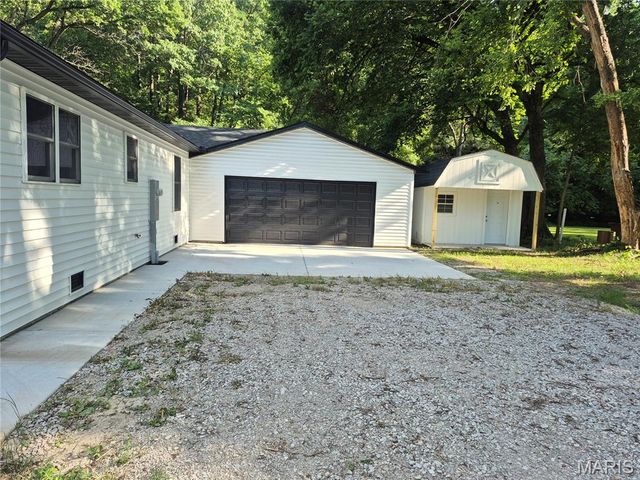 125 Anna Avenue, Godfrey, IL 62035