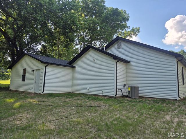 125 Anna Avenue, Godfrey, IL 62035