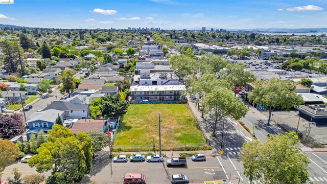 1213 San Pablo Ave, Berkeley, CA 94706