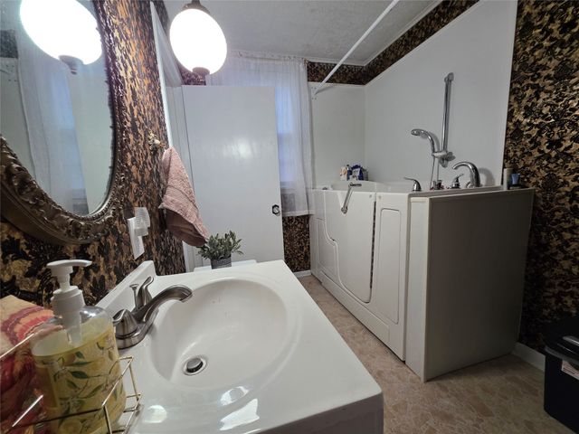 408 E San Saba Street, Wortham, TX 76693