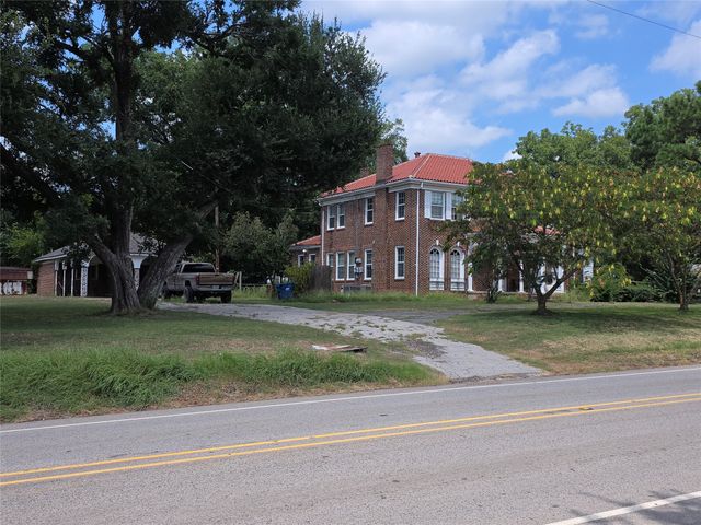 408 E San Saba Street, Wortham, TX 76693