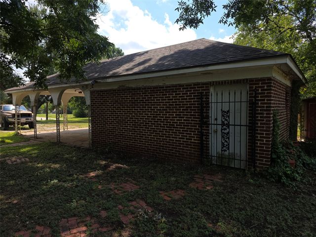 408 E San Saba Street, Wortham, TX 76693