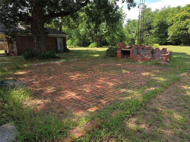 408 E San Saba Street, Wortham, TX 76693