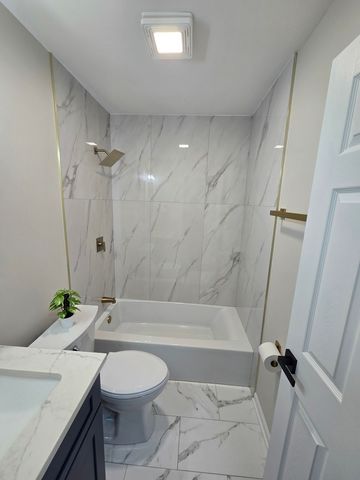 984 Crabapple Drive 102, Prospect Heights, IL 60070