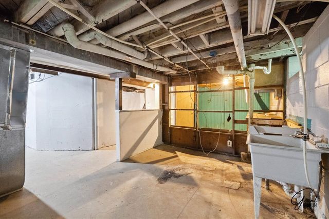 19401 Grandview Street, Detroit, MI 48219