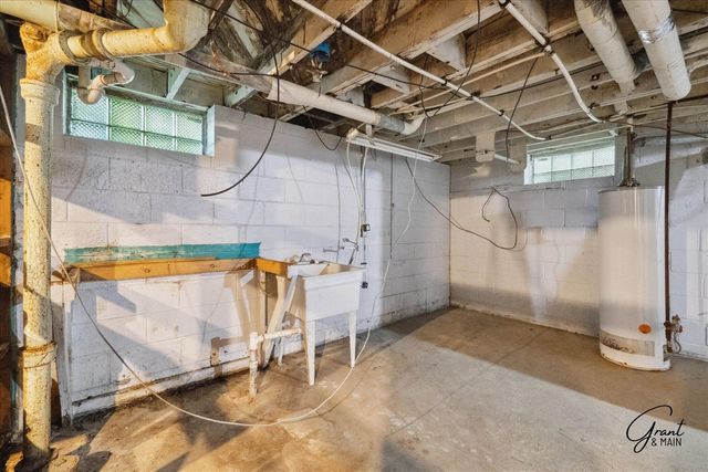 19401 Grandview Street, Detroit, MI 48219