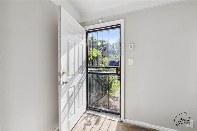 19401 Grandview Street, Detroit, MI 48219