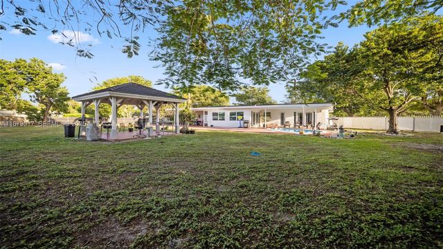 13550 SW 99th Place, Miami, FL 33176