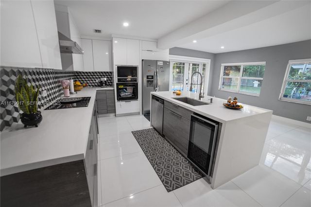 13550 SW 99th Place, Miami, FL 33176