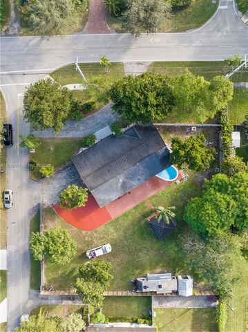 13550 SW 99th Place, Miami, FL 33176