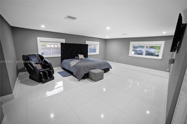 13550 SW 99th Place, Miami, FL 33176