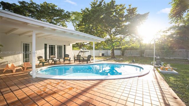 13550 SW 99th Place, Miami, FL 33176