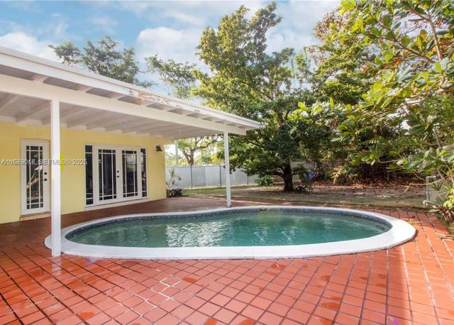 13550 SW 99th Place, Miami, FL 33176