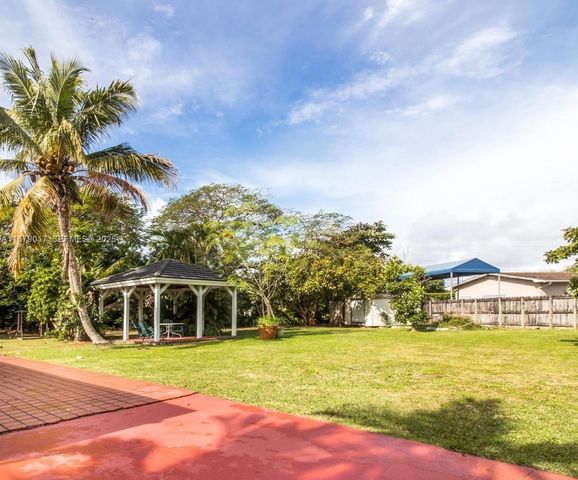 13550 SW 99th Place, Miami, FL 33176