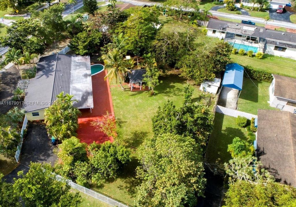 13550 SW 99th Place, Miami, FL 33176